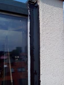 400, -Kč  15 €  1 hod. Oprava zatékajících oken v novostavbě Bratislava výškové práce www.hajman.eu 2